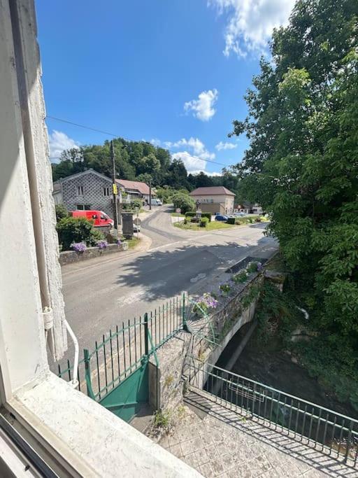 Au Bord De La Furieuse, Proche De La Grande Saline Et Des Thermes De 萨兰莱班 外观 照片